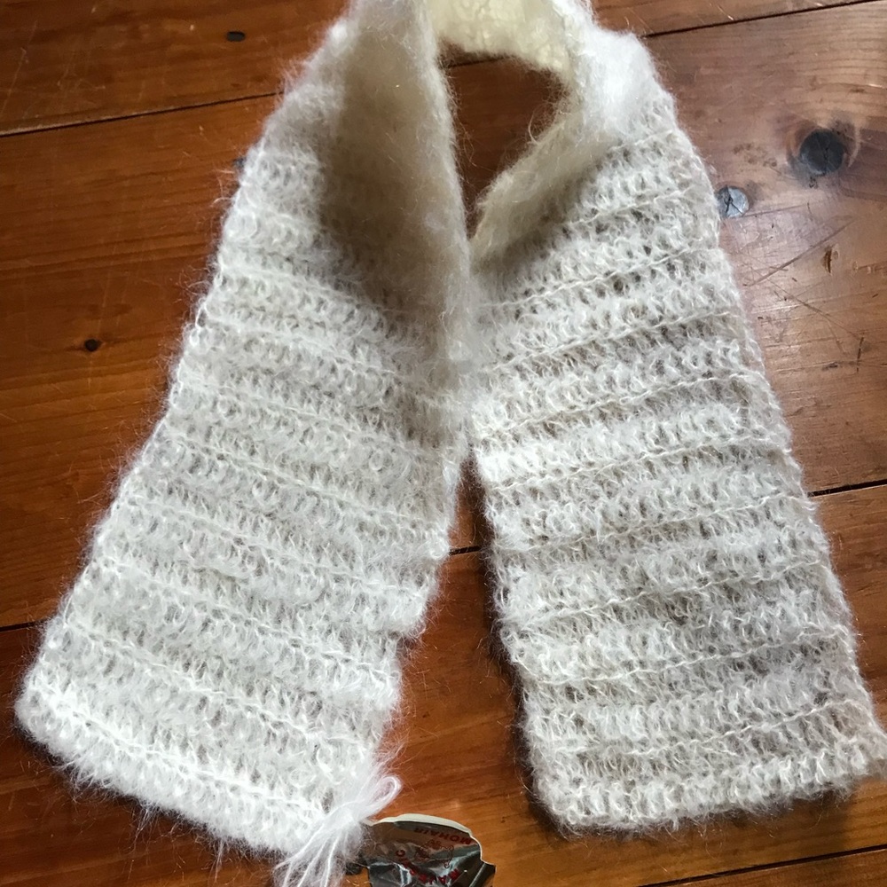 Elegant White Knit Scarf